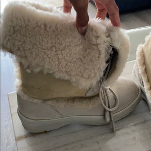 Khombu Ugg boots